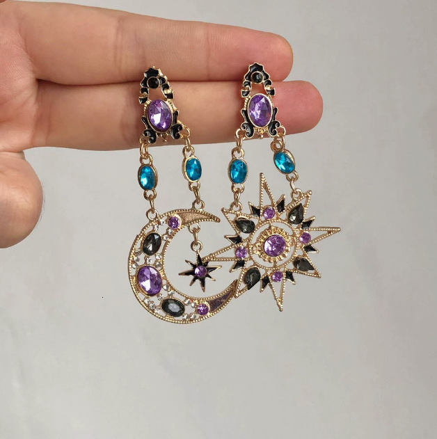Luxury Elegant Dainty Jewelry Luxury Brand Designer Jewelry European American Retro Palace-Style, Full-Diamond Sun Moon Asymmetrical Earrings, A Lux