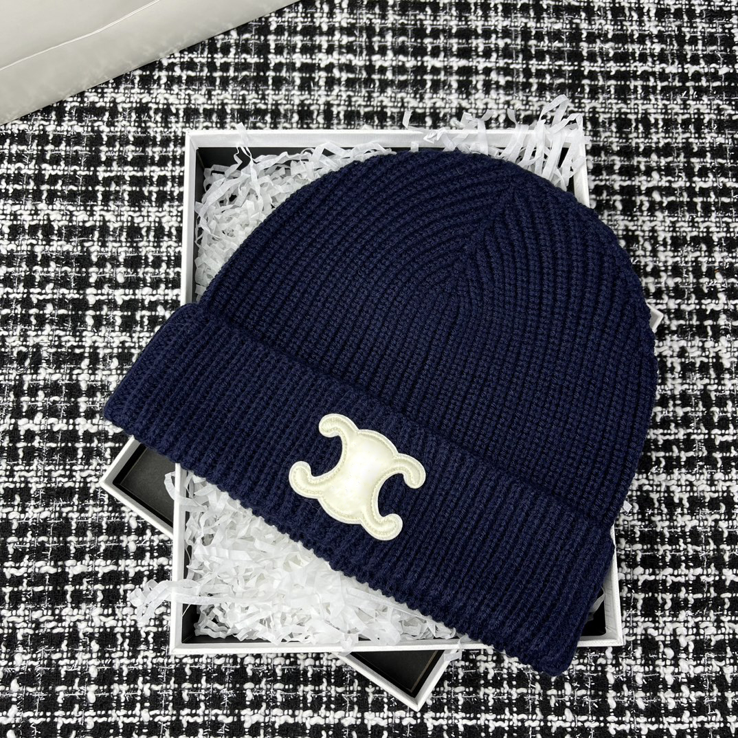 Designer beanie Luxury hat beanie skull cap suitable for men and women Autumn winter hat warmth trend outdoor Classic Solid Colours multicoloured