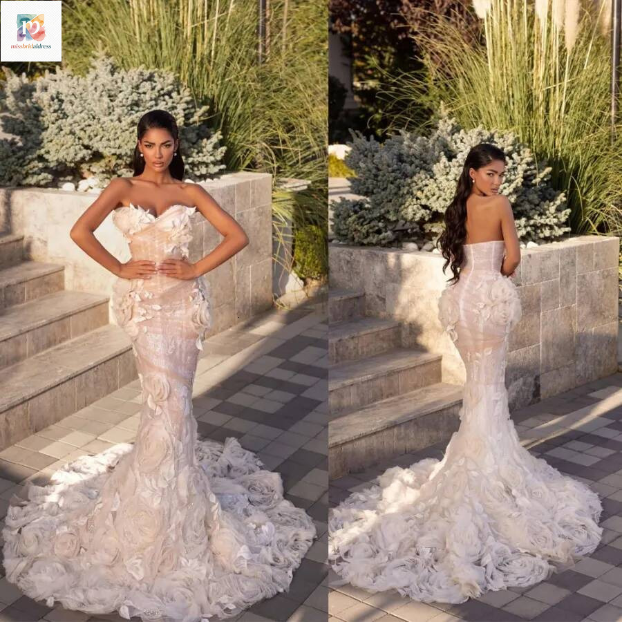 Gorgeous Strapless Mermaid Wedding Dresses 3D Floral Appliques Lace Bridal Gowns Custom Made Sweep Floor Women Bride Wearing Mb017