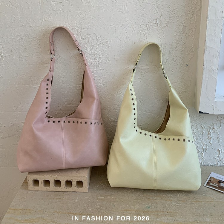 Korean-style soft leather studded tote fashionable niche new model, large-capacity commuter shoulder bag, women's handbag