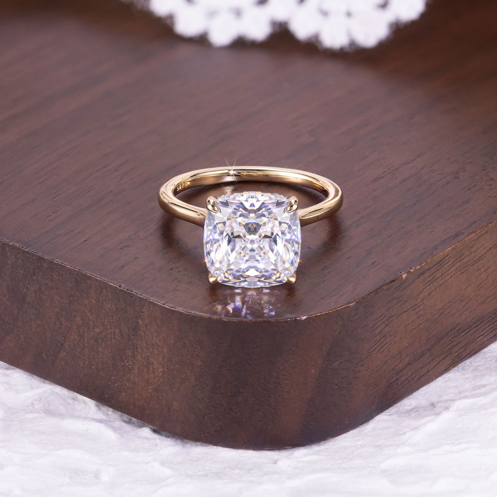 Custom 14K 18K Gold 2CT 3CT 5CT Cushion CutD VS1 VVS1 IGI Certified Lab Grown Diamond Engagement Wedding Ring for Women