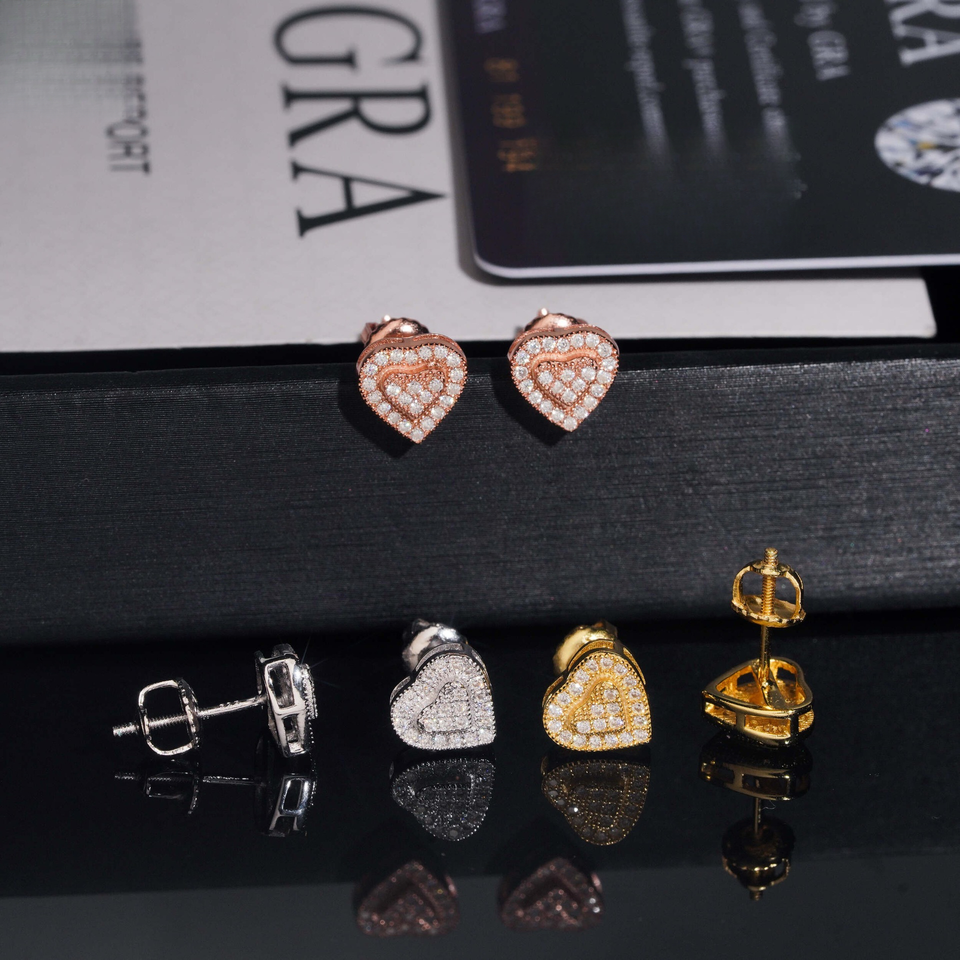 Popular heart-shaped , S925 silver inlaid with moissanite, passes testing, personalized light luxury earrings for men women in Europe and America