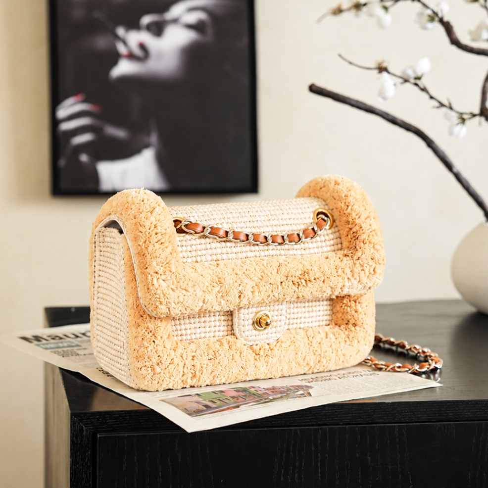 Woven Raffia Shoulder Bag Textured Fringe Flap Chain Crossbody Phone Friendly Refined Vacation Brunch Date Top-Tier Designer New Arrival