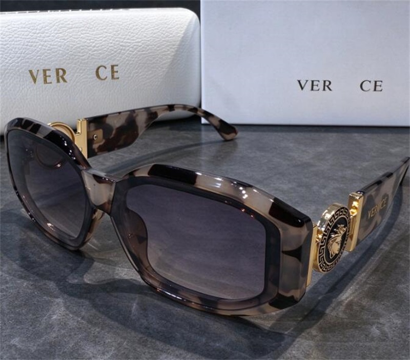 Top Luxury Sunglasses Designer Womens Mens Wearing Fashion Hot Selling Senior Eyewear for Women Eyeglasses Frame Vintage Metal Sun Glasses Dd18193