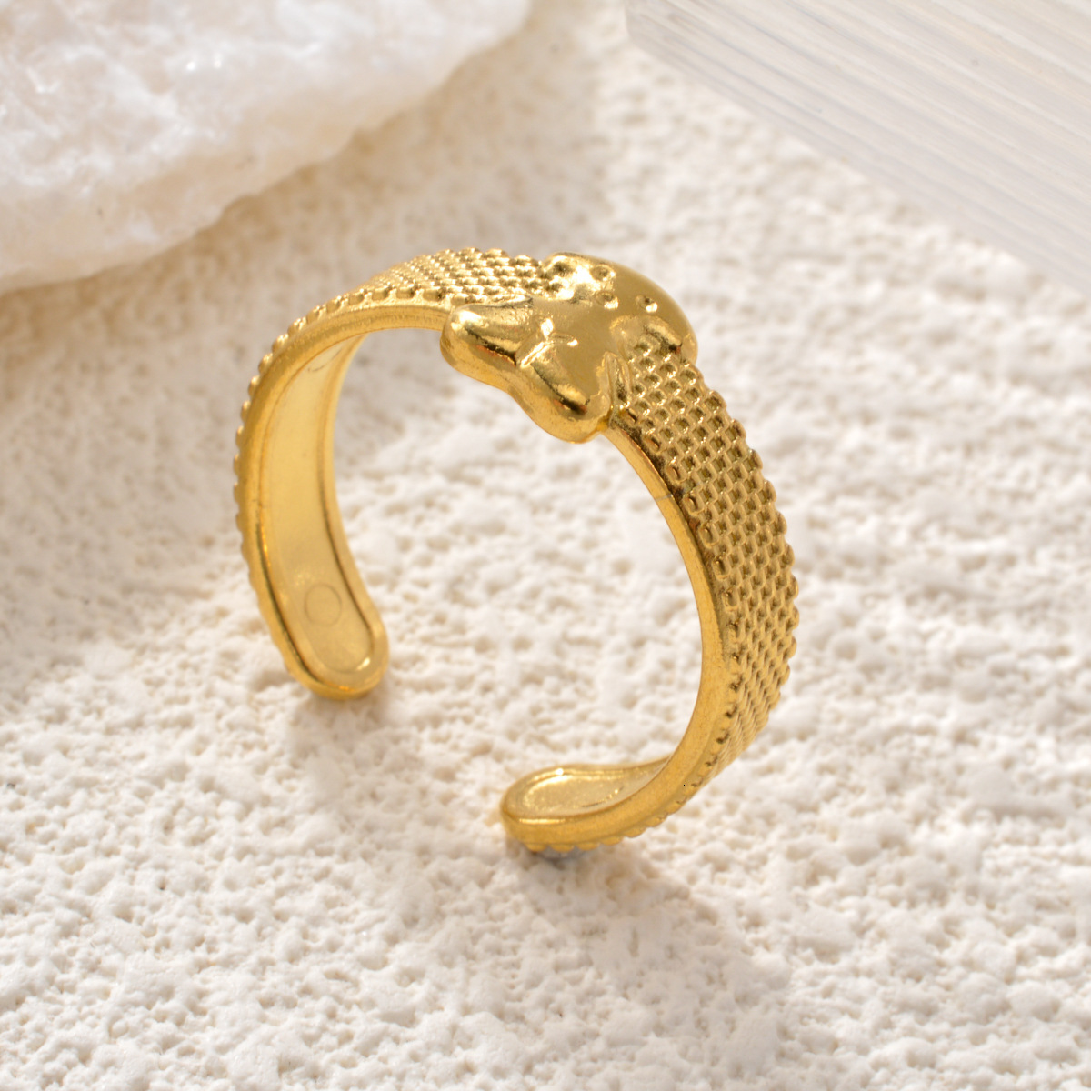 Bohemian-style new bear-shaped geometric open-ring jewelry for women, made of stainless steel and plated with 18k gold