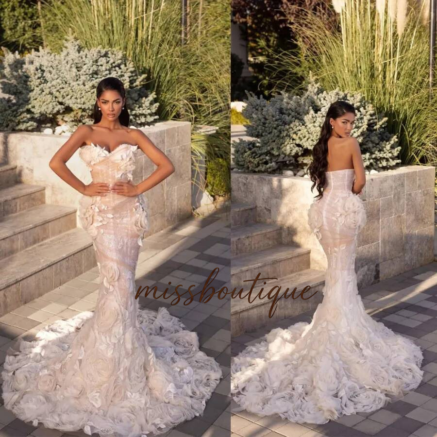 Gorgeous Strapless Mermaid Wedding Dresses 3D Floral Appliques Lace Bridal Gowns Custom Made Sweep Floor Women Bride Wearing Q017