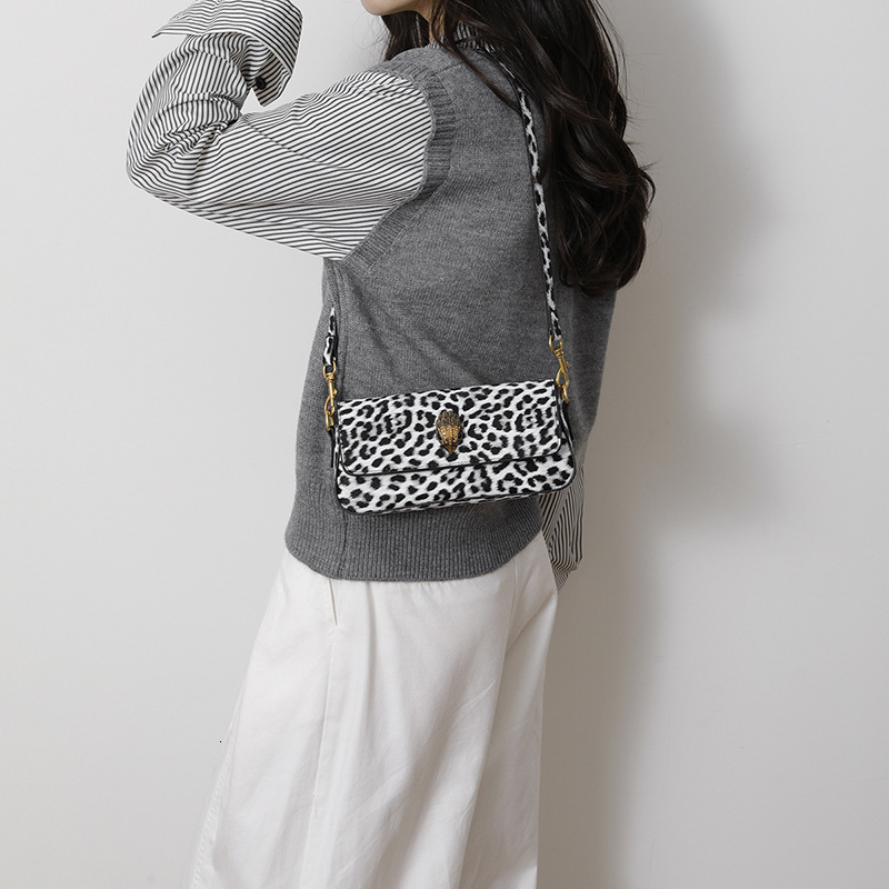 designer Casual leopard print simple and stylish crossbody bag for women summer new collection minimalist and chic suitable for commuting small squa