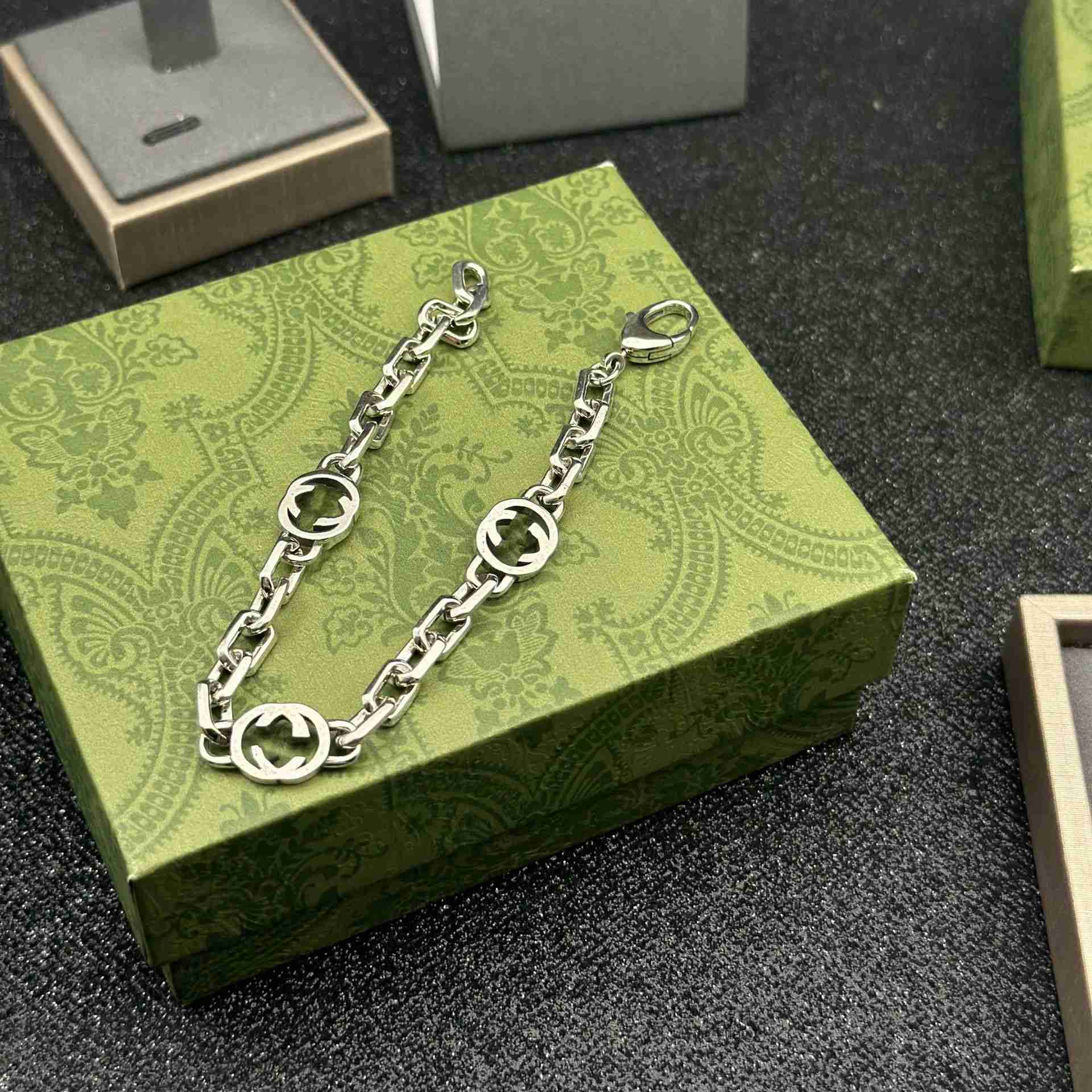 08 Designer Bracelets Vintage European Charm 925 Sterling Silver Chain Bracelet For Men Women Fashion Jewelry Couple Party Gift