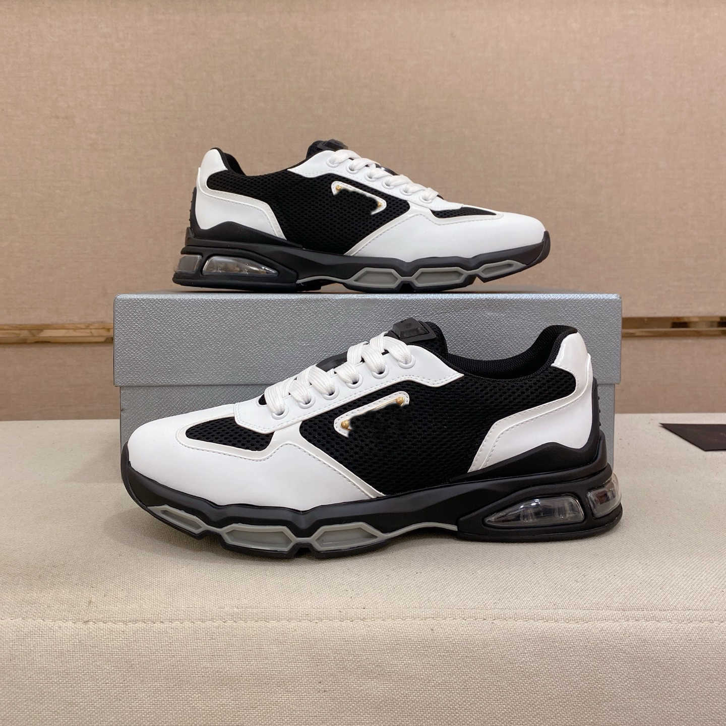 Luxury Designer Track Shoes Runner Fashion Casual Shoes Vintage Men Platform Sports Shoes Black White Trainers Outdoor Sneakers 261019