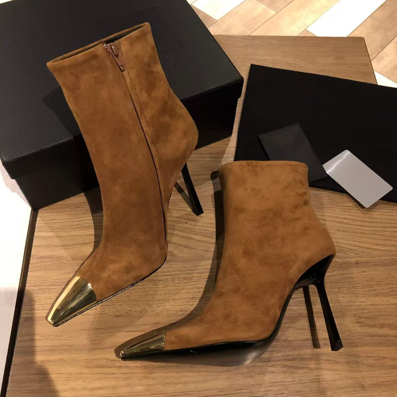 26ss Boots Designer Womens Retro Modern Ankle Boots Winter Autumn Pointed Toe Low Heeled Short Boot Designer Heels Pointed Toe Square Heeled High He