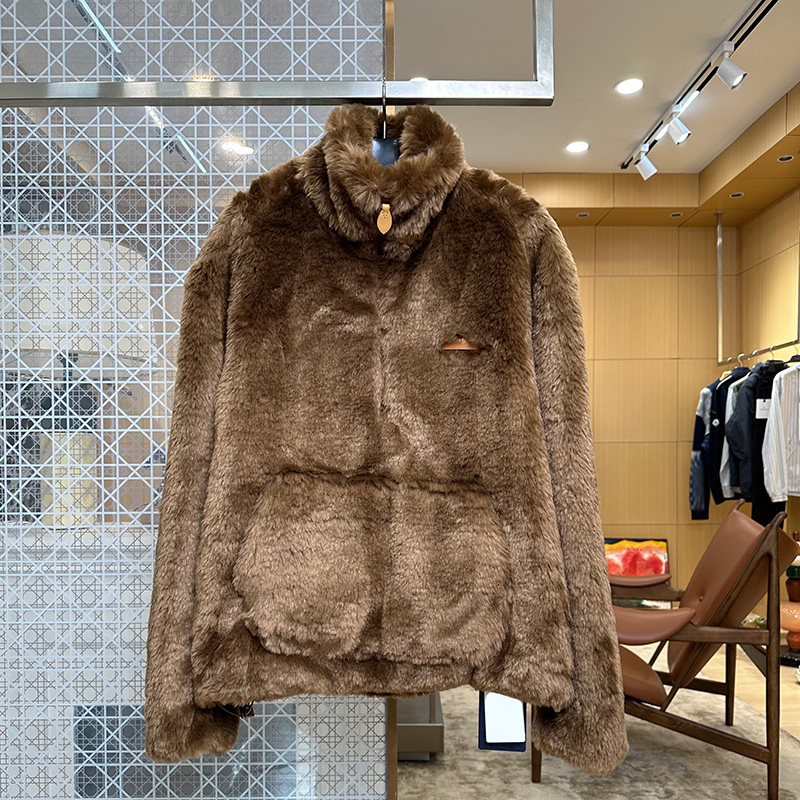 Luxury Plush Stand Collar Jacket Women Loose Long Sleeved Zipper Coat Vintage Street Trendy Versatile Unisex Outerwear