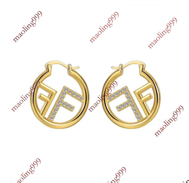 Designer 18K Plaqué Or Alphabet Lettre Creux Stud Boucle D'oreille Pavé AAA Cubique Zircone Diamant Mode Bijoux Haut De Gamme En Gros Drop Shippi