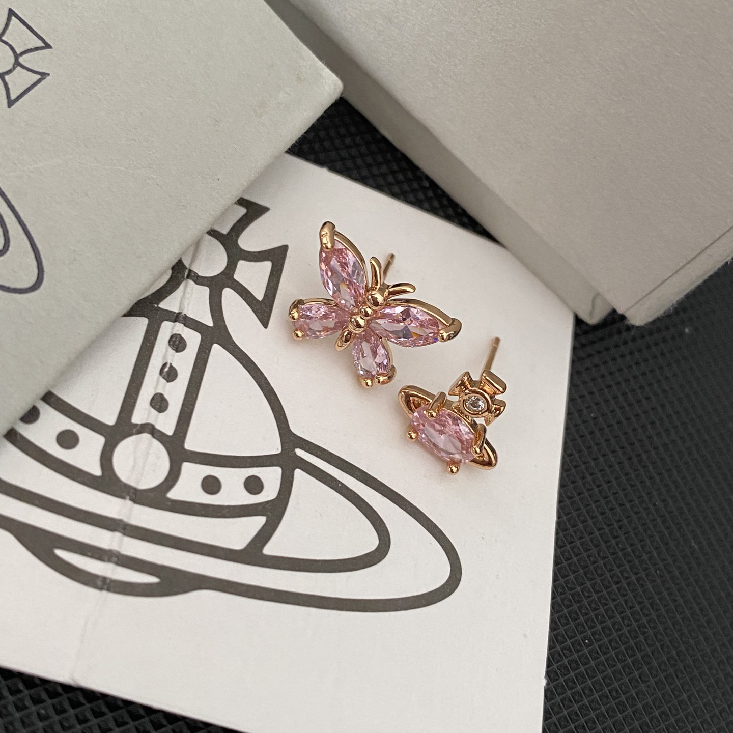 Unique Designer Zircon Butterfly Saturn Asymmetrical Earrings Luxurious High End Gifts Suitable For Womens Daily Jewelry Matching