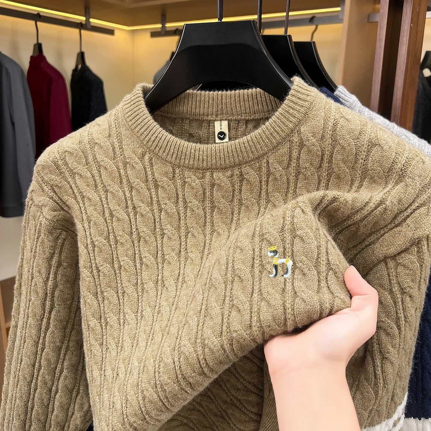 autumn Brand Sweater winter Men's New fashion striped exquisite cute puppy embroidery comfortable warm knitted pullover M261016