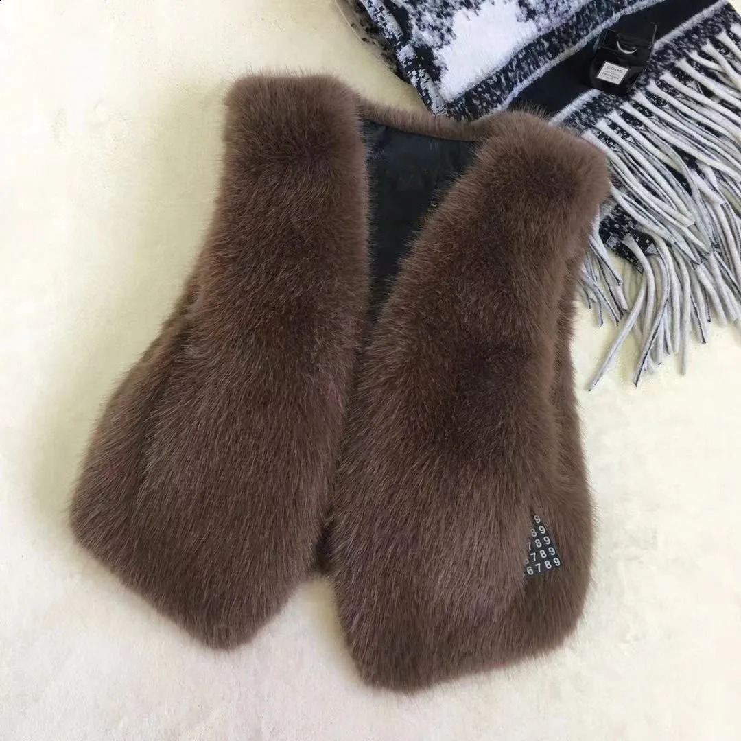 Women Fur Vest Autumn Winter Female Waistcoat Korean Warm White Black Pink Faux Fur Jacket Fashion Tank Top Sleeveless Coats 261014