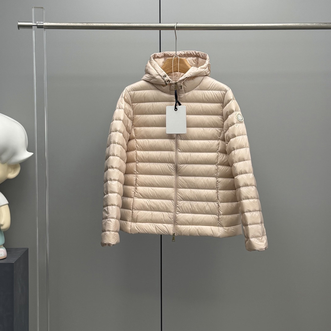 2026 New Designer brand high-quality women's lightweight foldable hooded down jacket, short women's warm down coat, winter casual outerwea