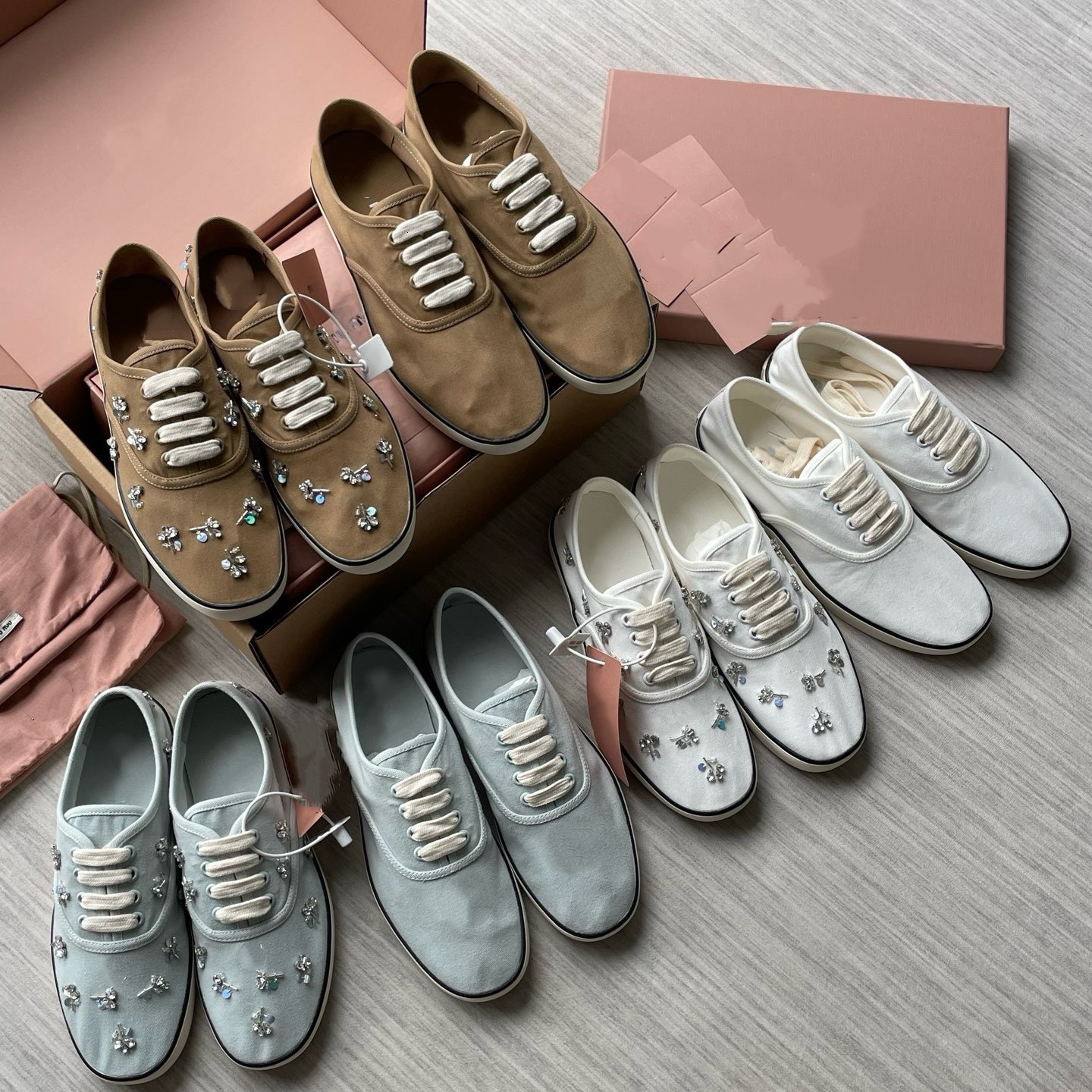 Comfort Luxury Designer Brown Embroidery Crystal Rhinestone Sneaker Low Top Lace Shoe Rubber Sole Casual Fashion Quality Modern Stylish White Pink G