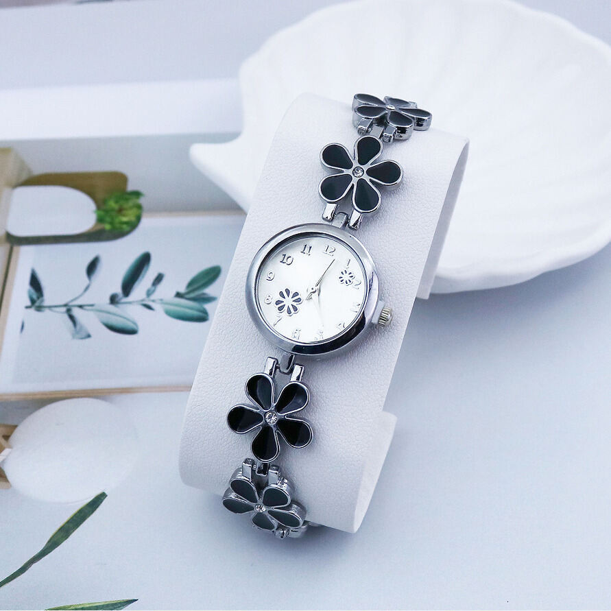 Wrist Watch ladies New Korean-Style Niche Women's Bracelet With quartz Petal Pattern, Ladies' Quartz Wristwatch Small Dial ljh456
