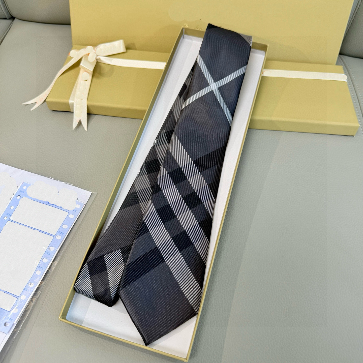 BB701Silk brand ties, luxury ties, new luxurious men's ties, high-end brand ties,business versatile ties, trendy fashion designer handcrafted s