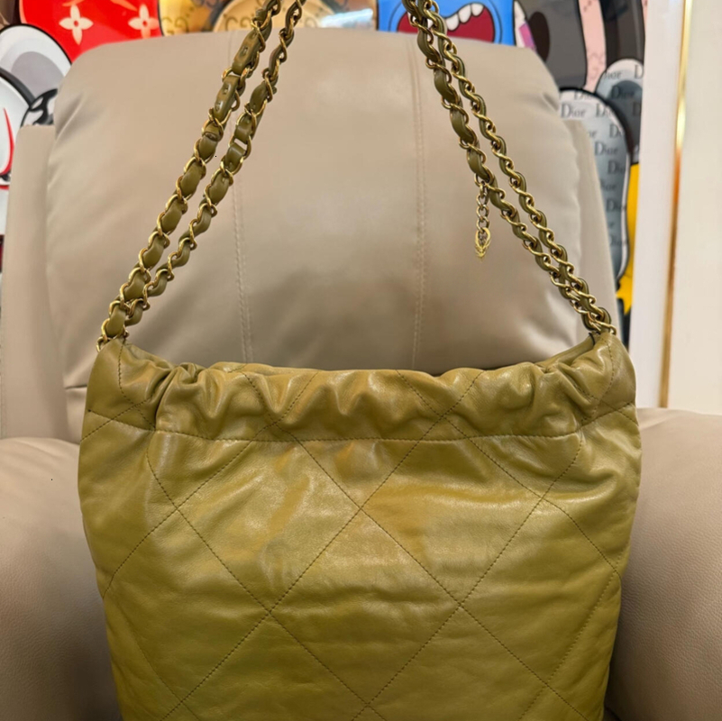 luxury Prluxury designer bag 2026 Women's Viral Quilted Chain Bucket Bag Large Capacity Shoulder Underarm Motorcycle Style Purse free shipping