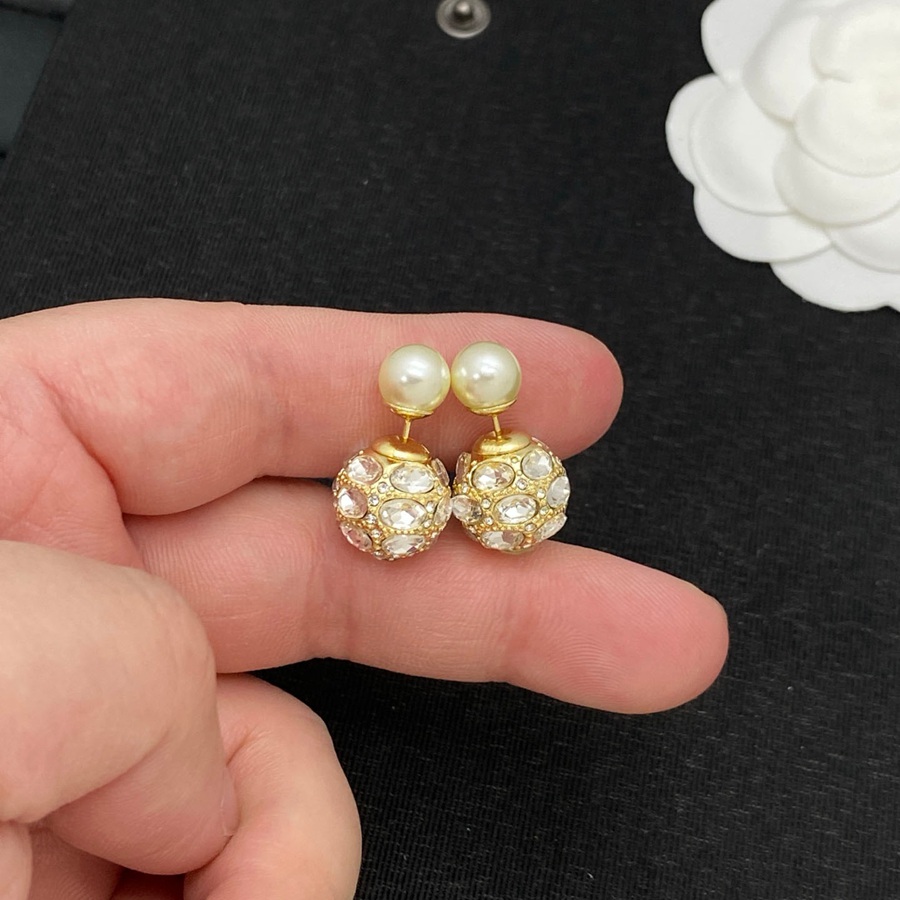 Fashion Ladies Gold Plated Pearl Earrings Full Paved Crystal Rhinestone Round Ball Decor Pearl Stud Earrings Stylish Ear Accessories for Birthday Ho