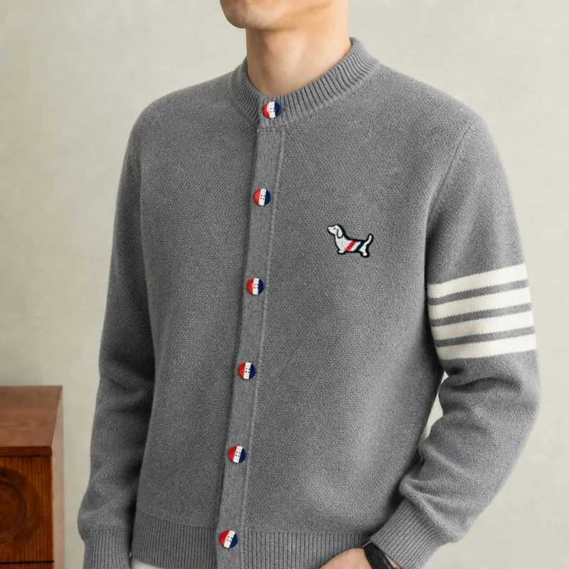 New Knitted Cardigan Winter Designer's Classic Striped Button Round Neck Brand Cartoon Dog Embossed Casual Sweater Coat M261016