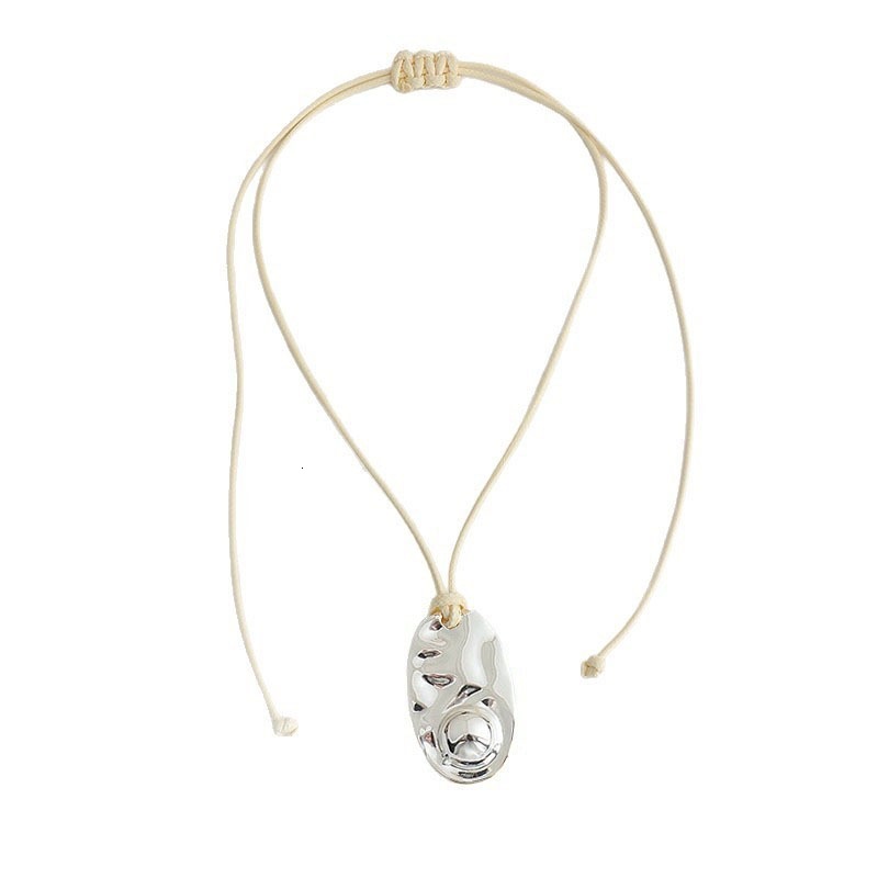 influencer street style textured oval pendant necklace for women, 2025 new minimalist long pull-out sweater chain