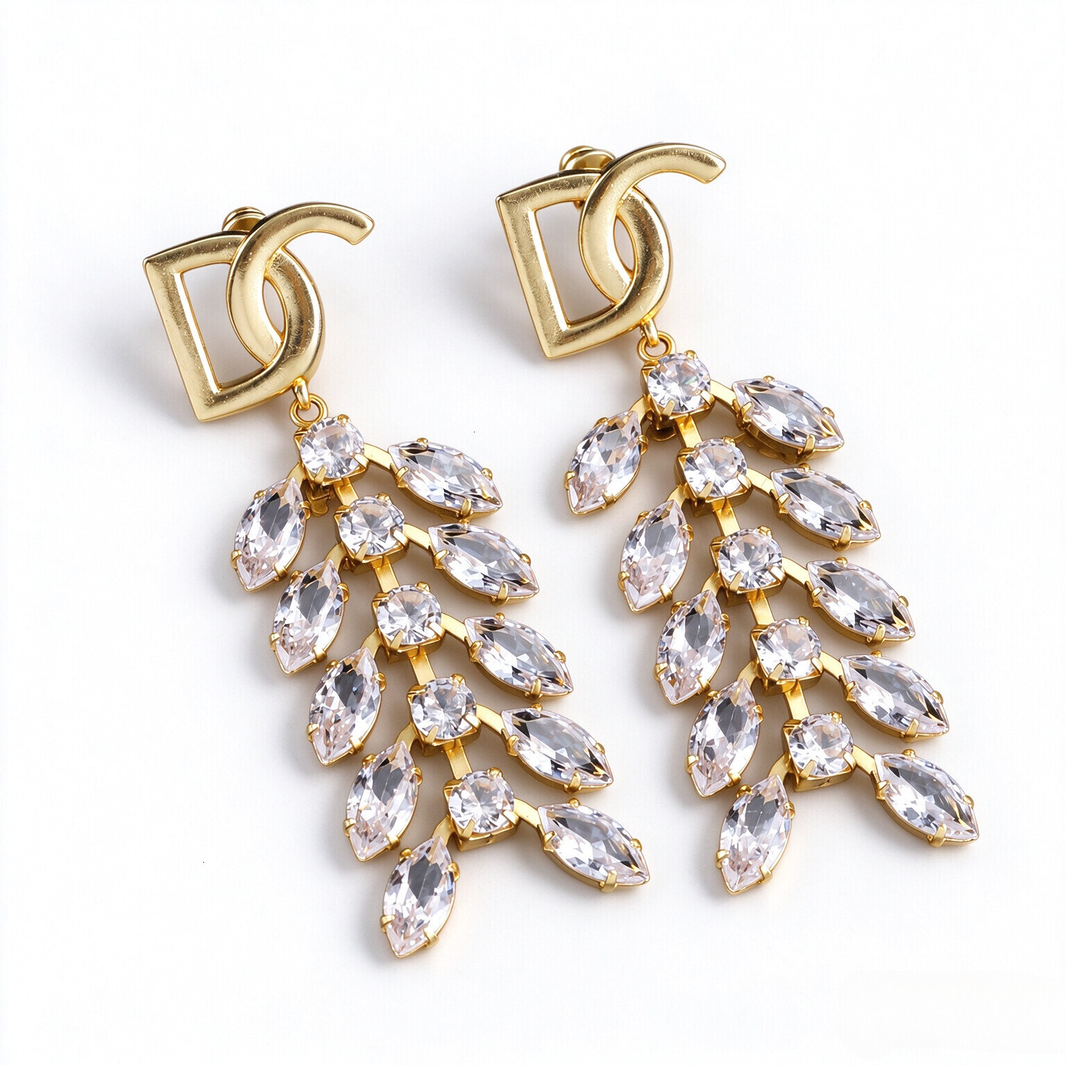 earrings designer luxury jewelry for women retro letter stud earrings vintage light luxury ear ornaments for women daily dating wedding party Christ