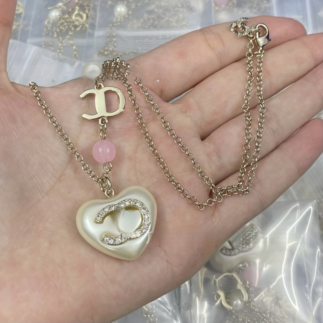 Real Shot High Quality Double Pink Pearl White Peach Heart Necklace for Women Fashion Resin Heart-Shaped Collarbone Chain Factory Direct Sale