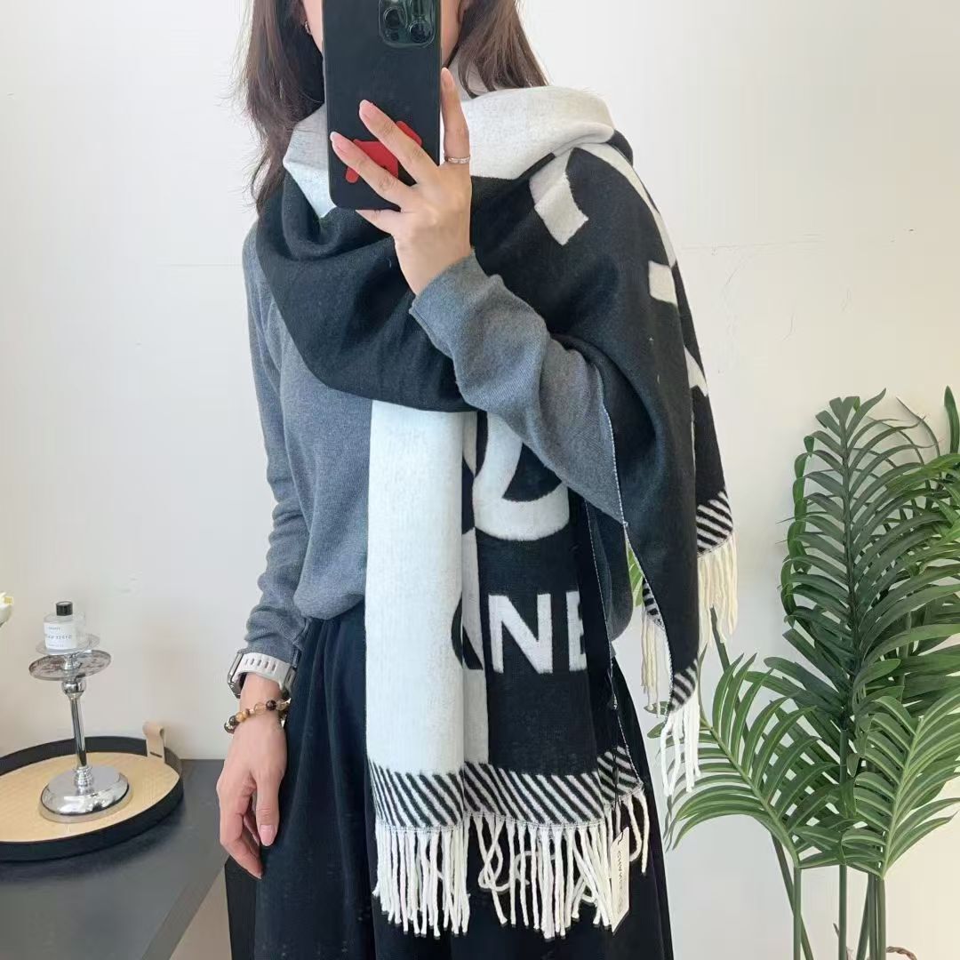 Premium luxury women's double-sided color blocked wool, high-end texture, autumn and winter letter shawl, jacquard warm designer neck scarf