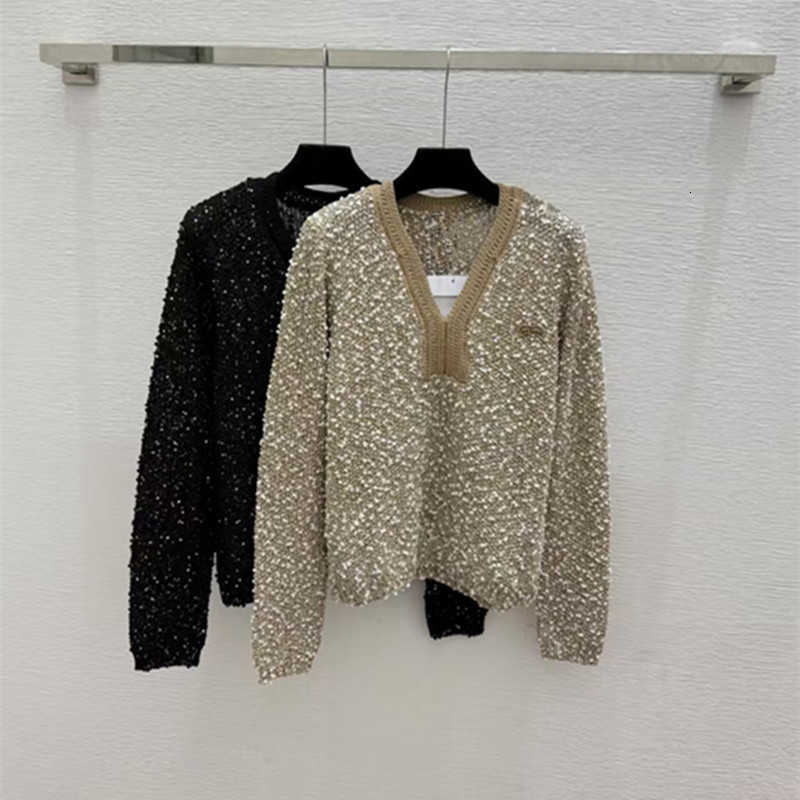 Women's Knits & Tees designer CH26 autumn new V-neck simple and stylish brooch-inspired knitted long-sleeve top with sophisticated and elegant