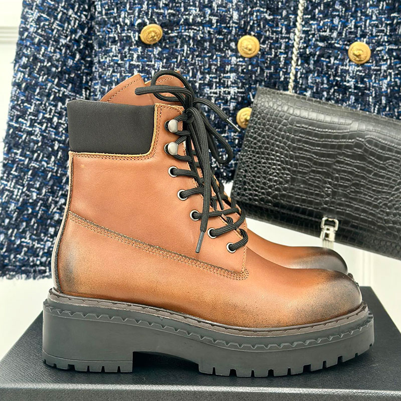 Western Cowboy Boots Womens Thick Soled Lace Up Ankle Boot Designer Cowhide Motorcycle boot Ladies Combat Strike Low boots Rubber Outsole Size 35 41
