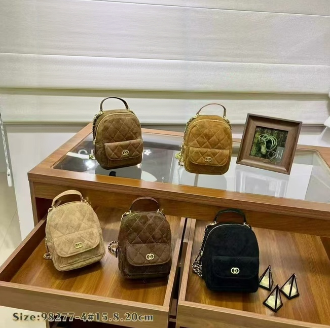 Luxury Quilted Velvet Mini Backpack Women Small Chain Shoulder Bag Fashion Designer Style School Travel Rucksack for Girls