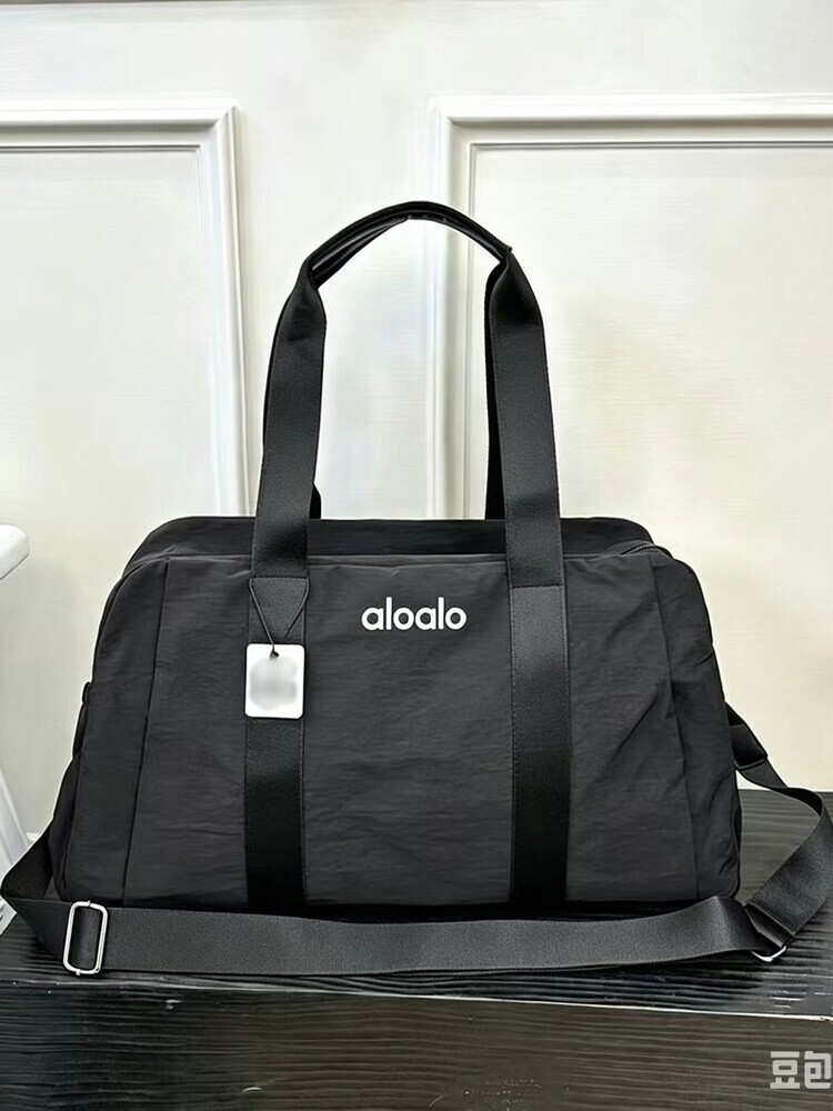 Designer Bag Suitable For Everyday Use Yoga Travel And Commuting A Large Capacity Nylon Tote Bag That Can Be Carried By Hand Or Worn As A Shoulder B