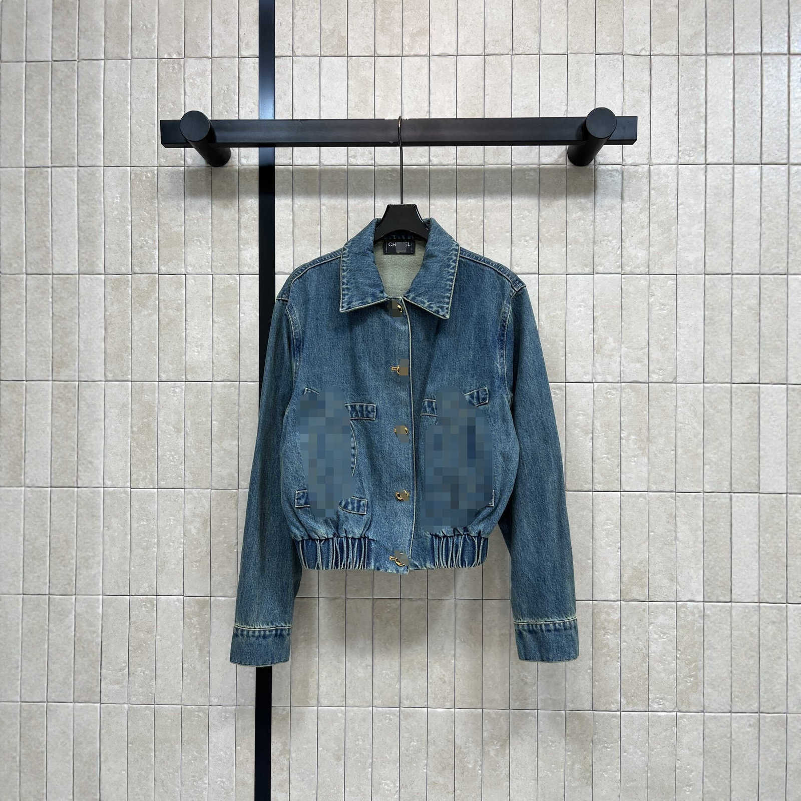 designer Women's Jackets Cool and stylish denim jacket, short length, with a turn-down collar, embroidered pockets, and an elasticated, ruched