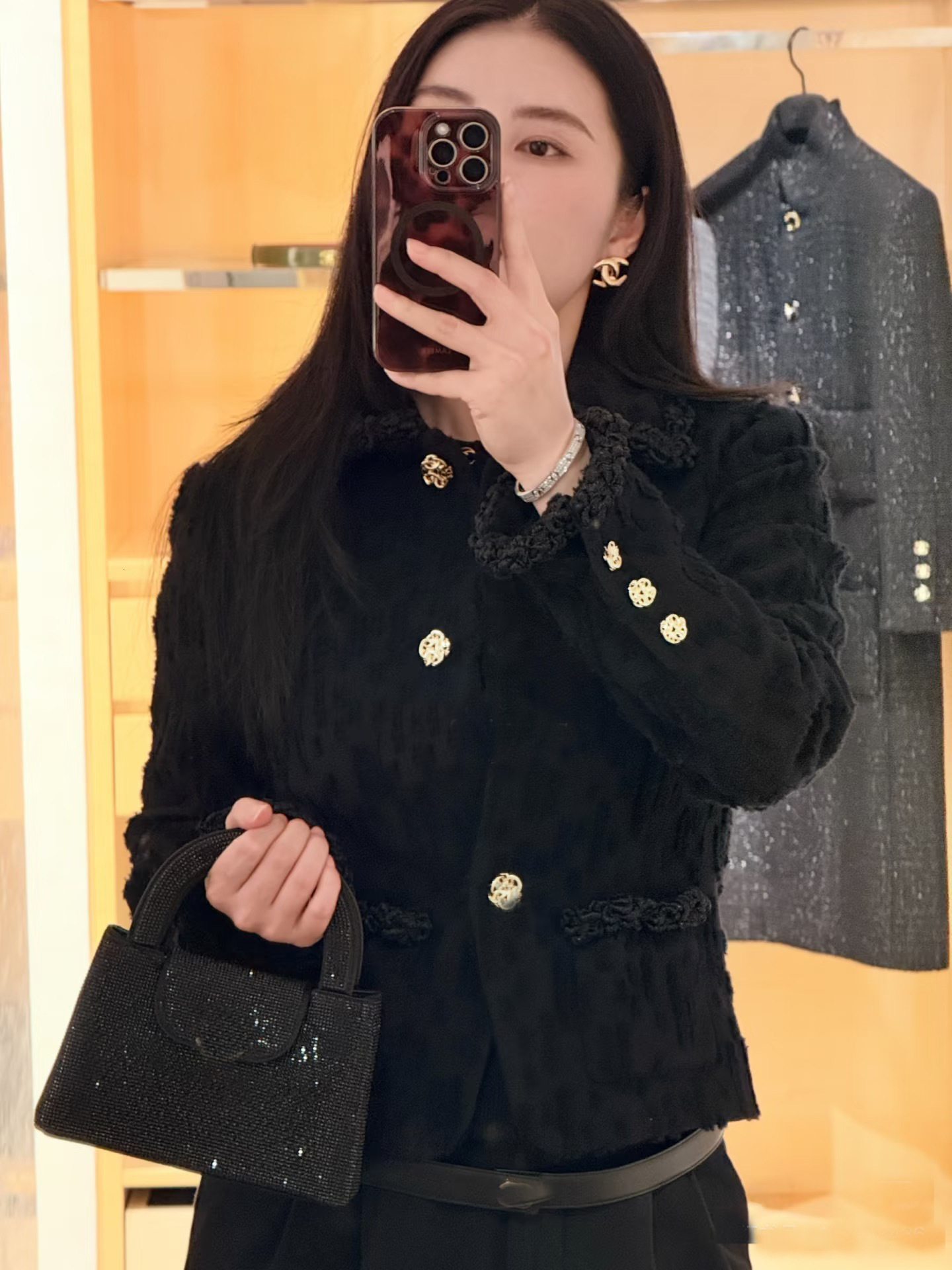 Designer 2026 Autumn/Winter New Collection: Chic, Black Tweed Short Jacket For Women, Featuring Vintage Gold Buttons And A Round Neckline 33C5