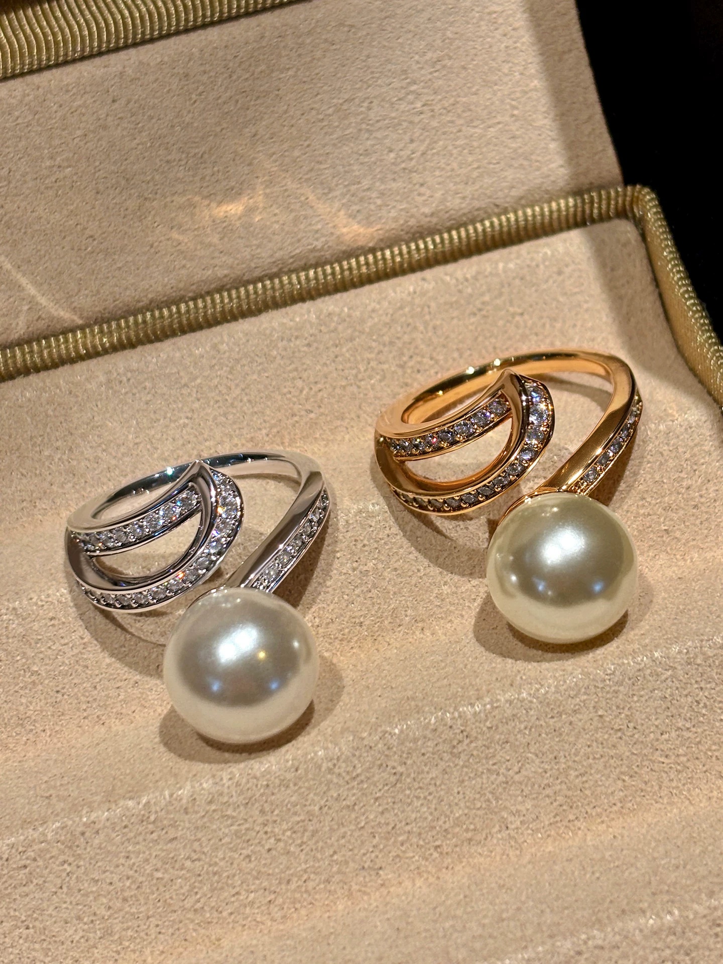 New Sparkling Women Spiral Open Index Finger Ring Row Inlaid Cubic Zirconia Simulated White Pearl Niche Light Luxury Stackable Finger Jewelry