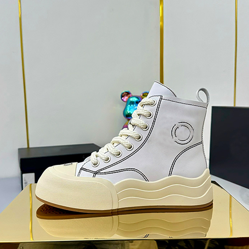 Spring Autumn Designer Womans Thick soled Sneakers Luxury White Calfskin Lace High Top Sneakers Womens Fashion Outdoor Casual Wear Sports Shoes