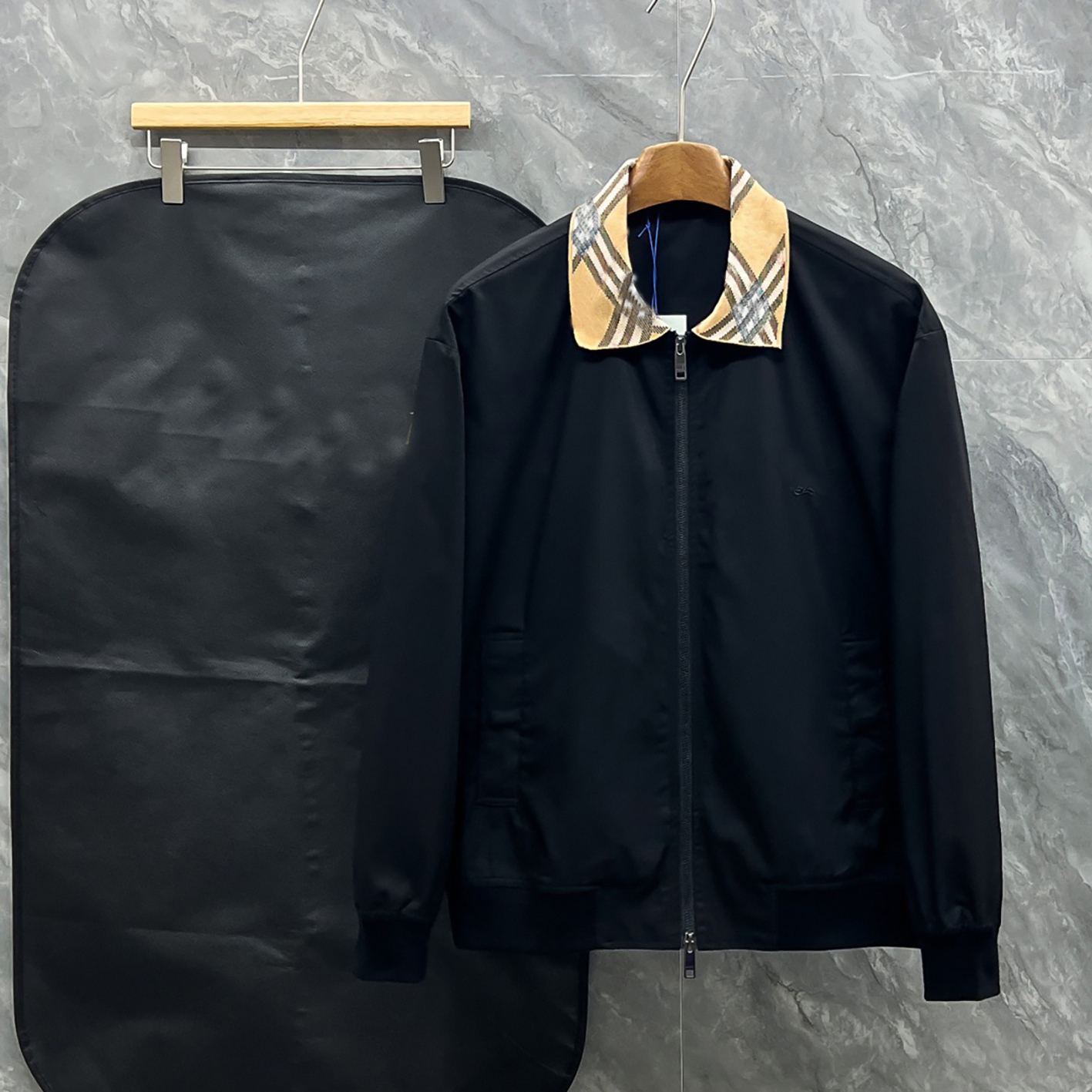 Designer brand clothing, high-quality men's plaid lapel spliced jacket, black casual zipper jacket, light luxury commuting jacket