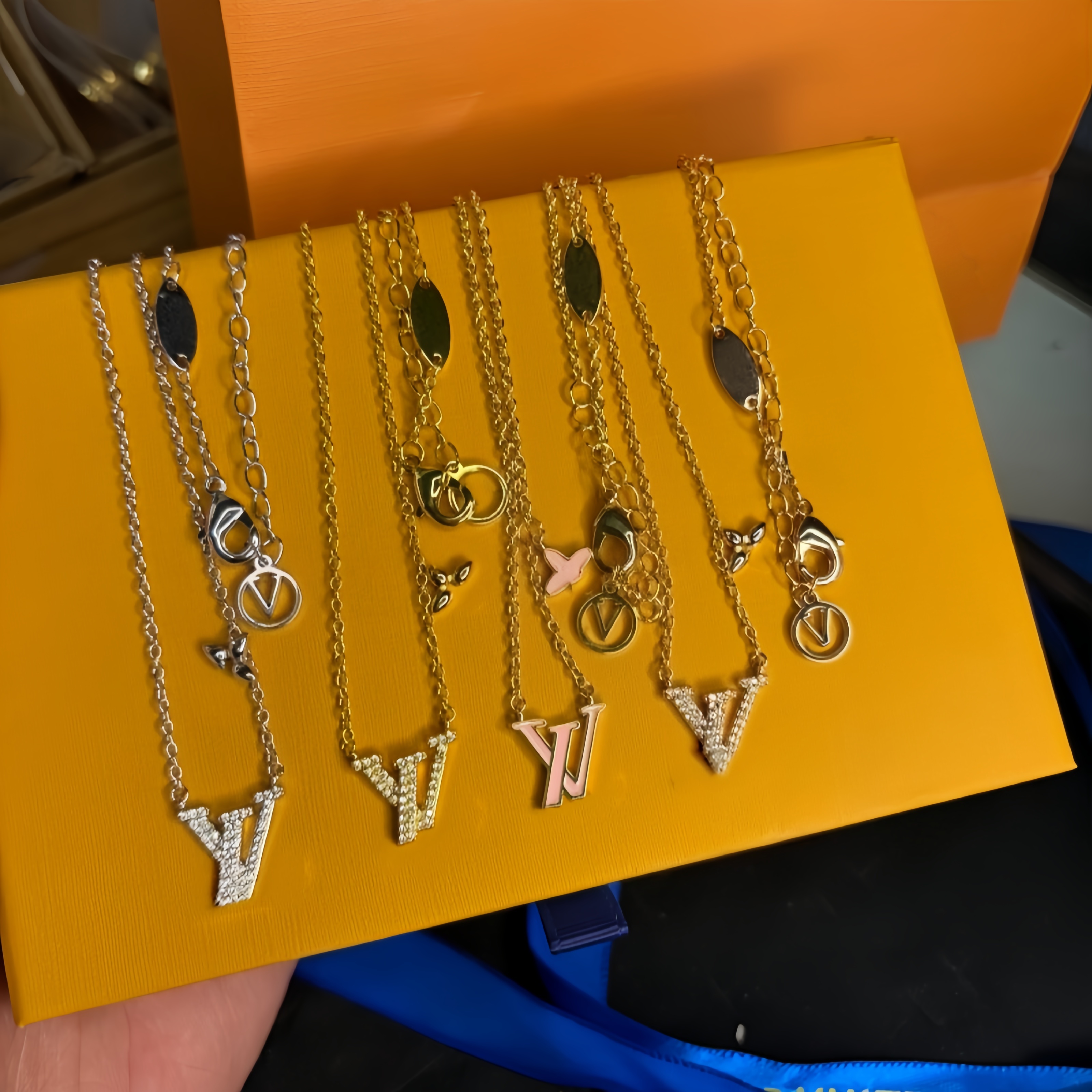 Necklace designer jewlery for women Gold For Chain Pendant Necklace Elegant L Necklaces High Quality Wedding Letters Jewelry Party Gift with box