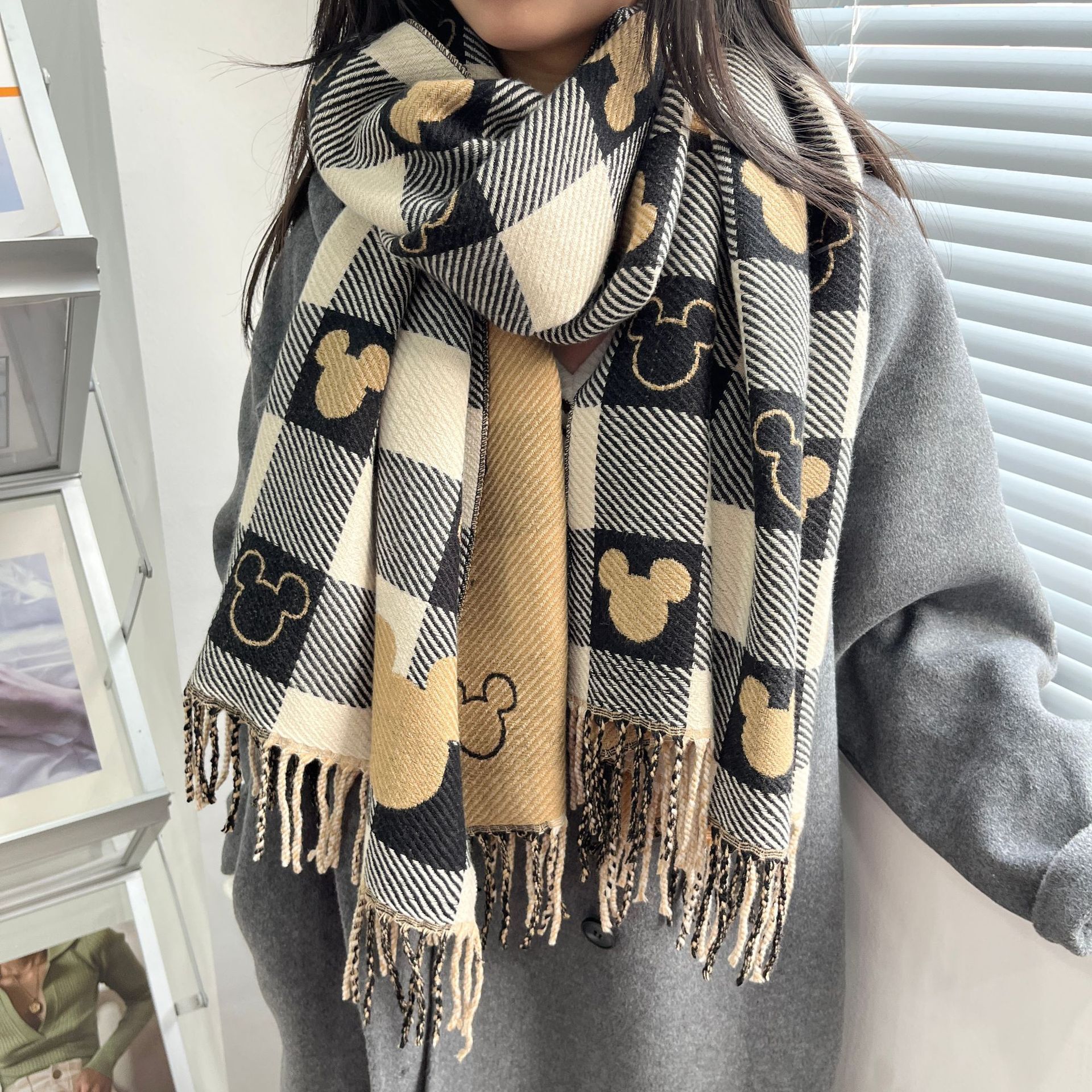 Luxury Brand Two Sided Jacquard Scarf Pashmina Cashmere Soft Warm Fringe Pashmina Shawl Winter Coldproof Windproof Blanket