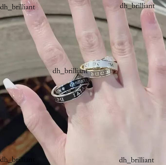Bande de créateur multicolore émail lettre luxe Saturn Triple croix haut de gamme bague de mariage pour les femmes fête chaude