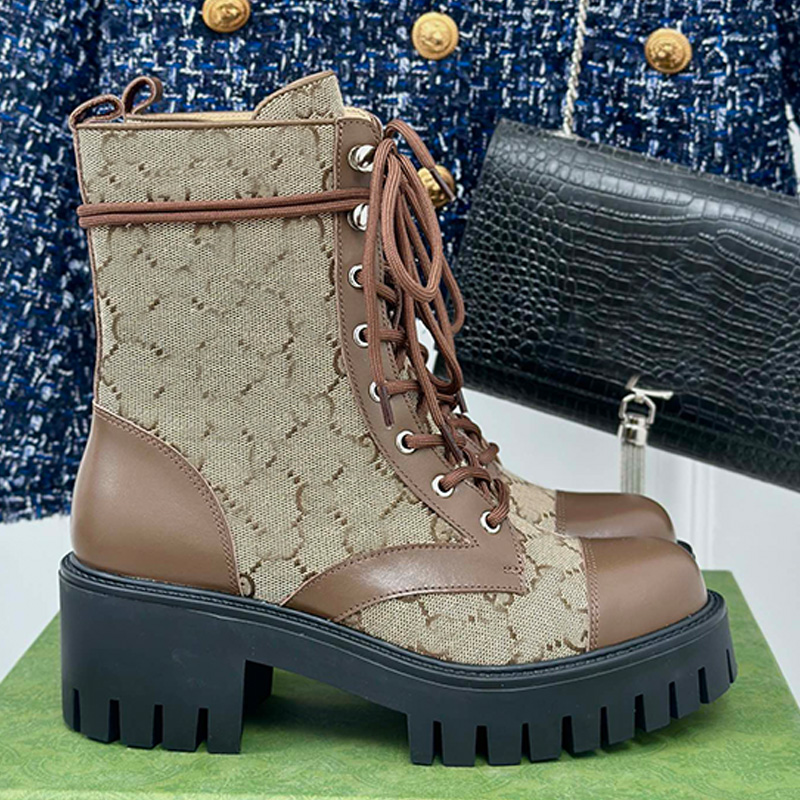 Luxury Designer Womens Lace Up Short Boots Classic Printed Canvas Patchwork Calf Leather Shoes Upper Short Boots British Womans Outdoor Daily Sports