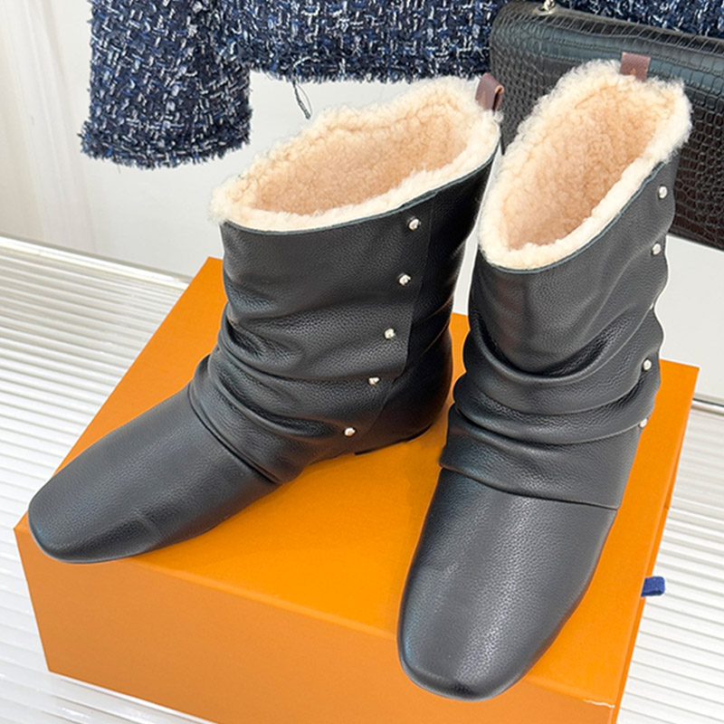 Luxury Womens Fashion Style Short Boots High Quality Leather Paired Side Button Design Ladies Leather Stacked Warm Booties