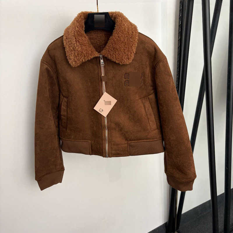 Women's Jackets Designer New MM Style, Warm, Faux Fur-lined Jacket With A Long-sleeved, Faux Suede Collar And Letter Embroidery
