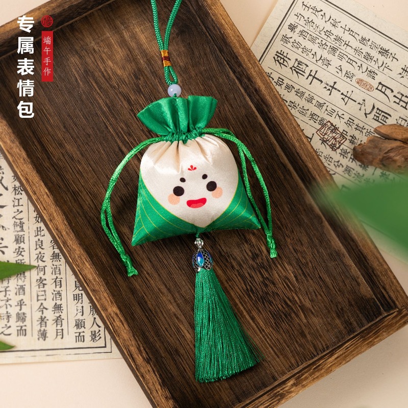 Dragon Boat Festival sachet dessin animé créatif pour enfants zongzi sachet armoise feuille lavande sac suspendu sac vide décoration de voiture p
