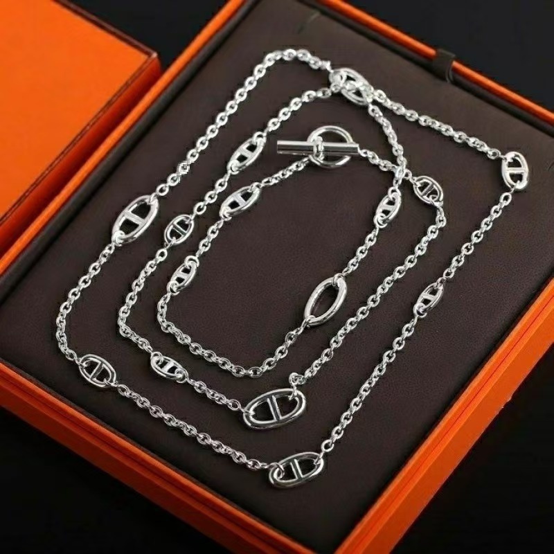Long H necklace titanium steel Sier Necklace double layered with OT button clavicle chain designer jewelry high sense overlapping wear choker Comes