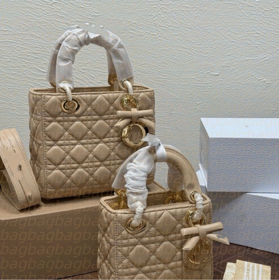 2026 high quality luxurys Princess Diana fashion designer handbag shoulder tote bags for miss lady handbags dies women crossbody bag 8502