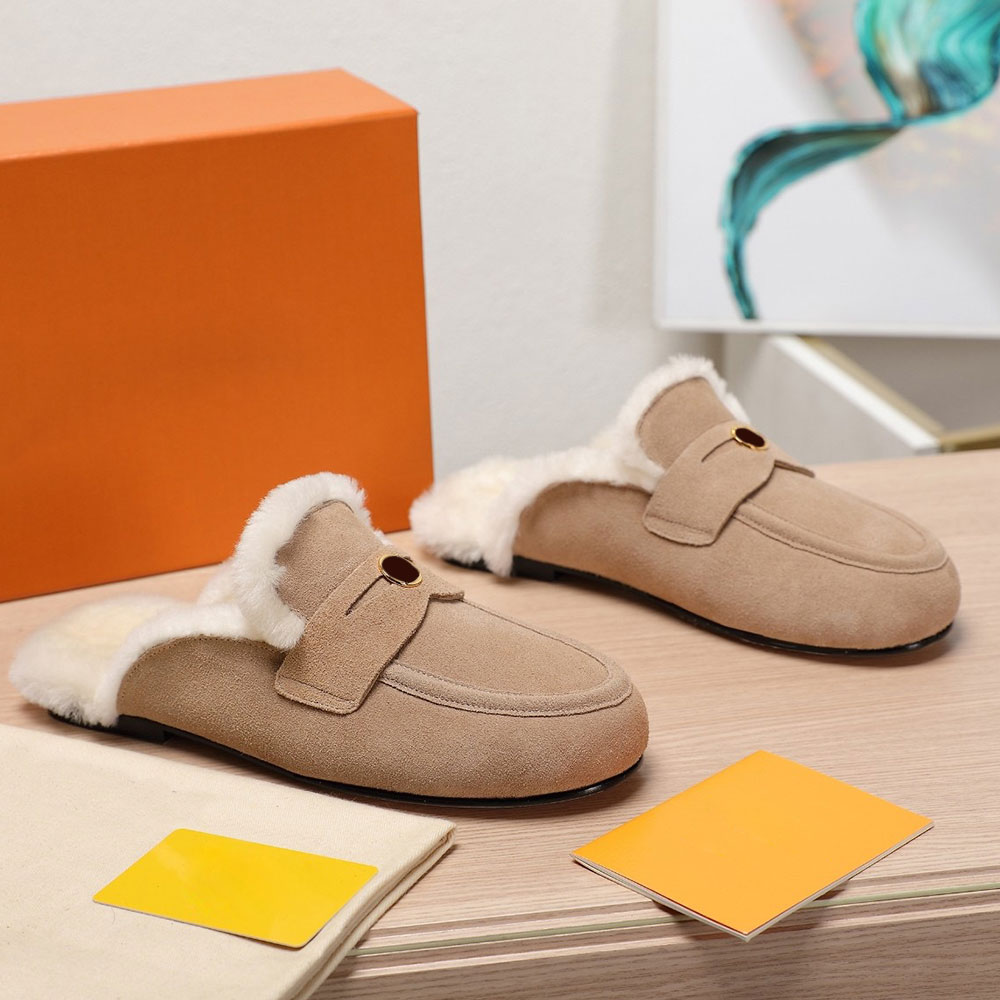 Soho Open Back Loafer Luxury Designer Loafers 1ADC9E Womens Beige Suede Calf Leather Loafer Logo Circle Accessory Brand Autumn Winter Loafer Shearli