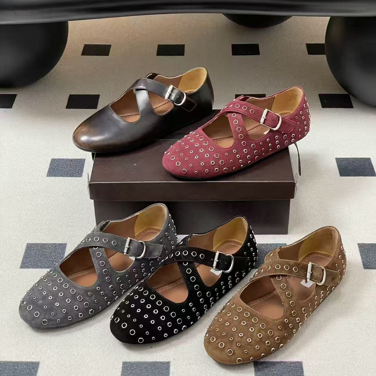 Top qualité Designer femmes Rivet Mary Jane appartements croix sangle boucle chaussures Vintage respirant semelle souple chaussures plates mode m